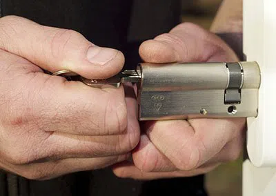 Super Locksmith Services Austin, TX 512-379-7447 Super Locksmith Services Austin, TX 512-379-7447 - 29-10